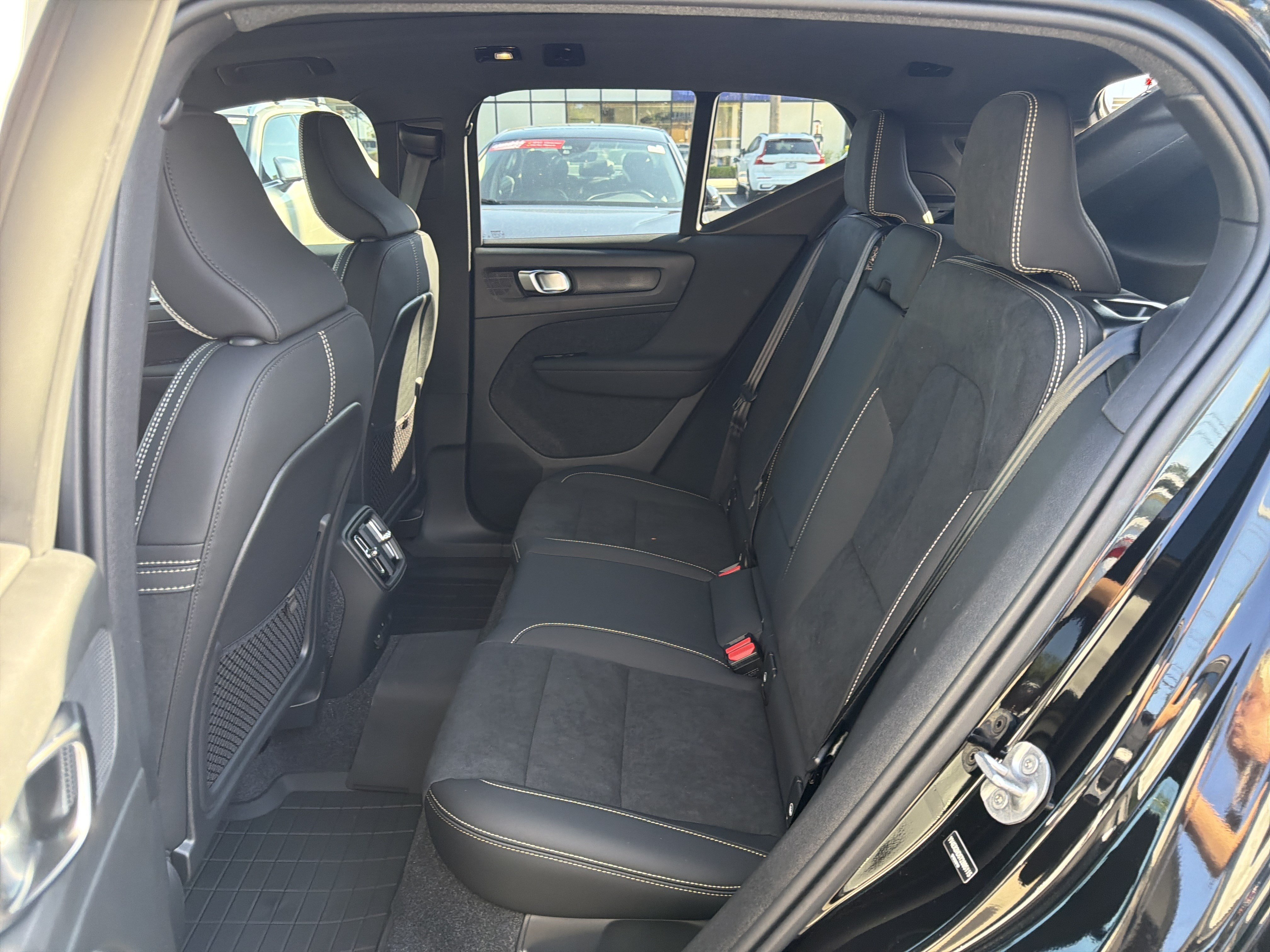 New 2026 Volvo EX40 Ultra AWD/4WD image 33