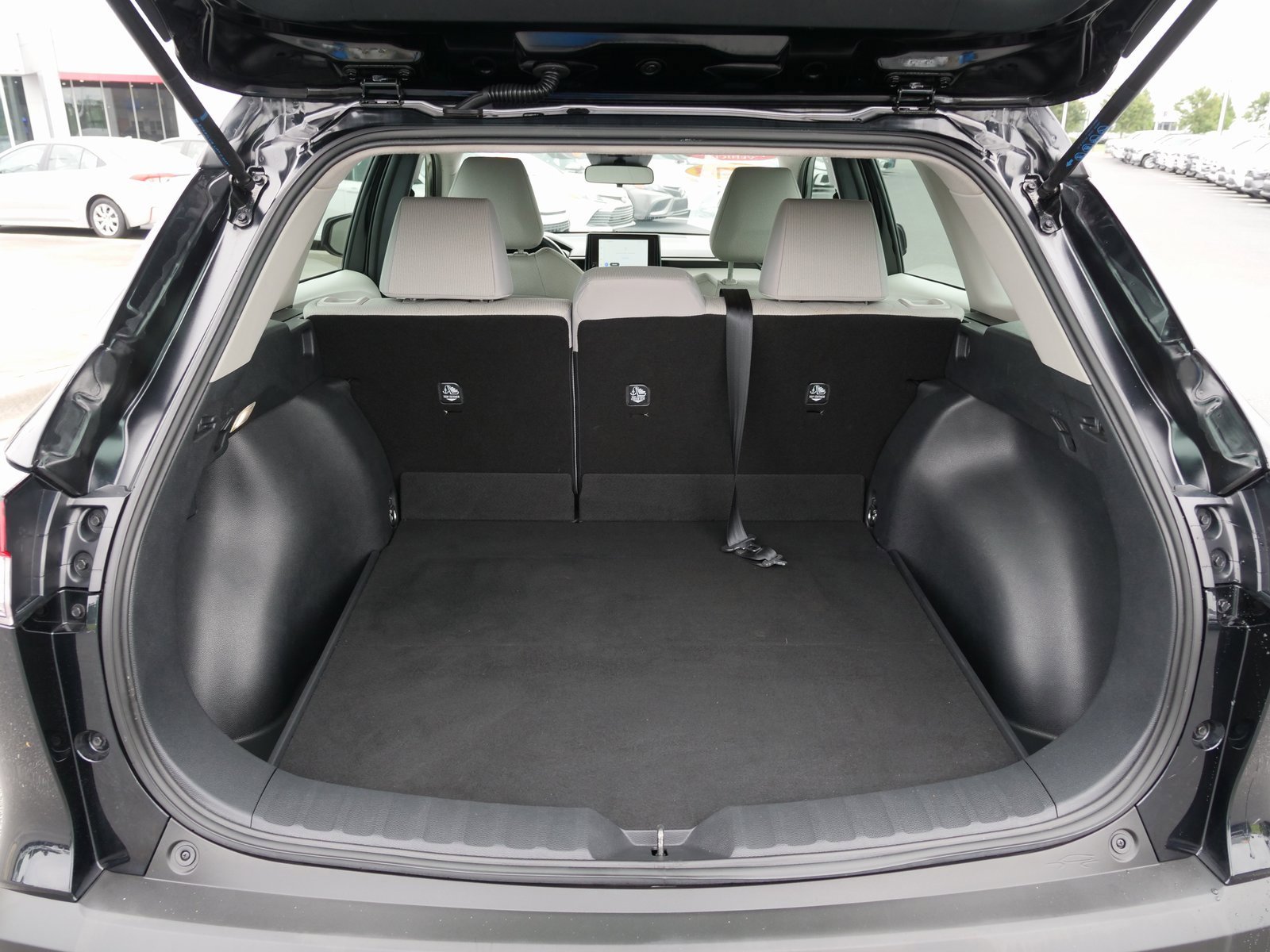 Used 2024 Toyota Corolla Cross L image 13