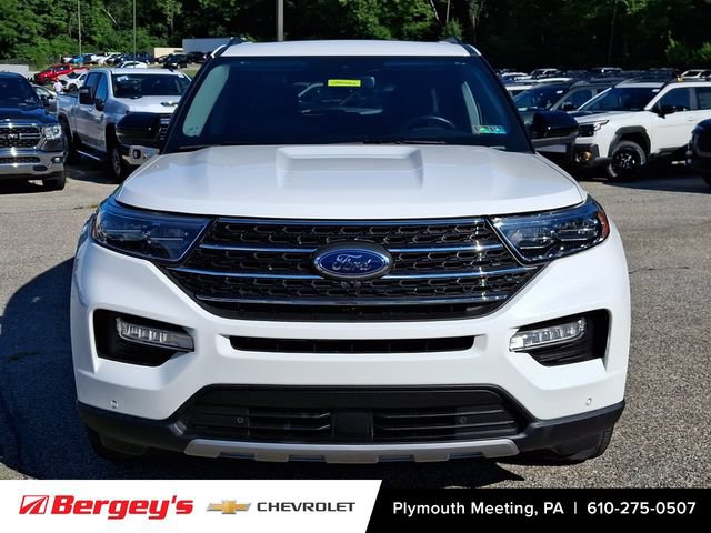 Used 2024 Ford Explorer XLT w/ Equipment Group 202A AWD/4WD image 3