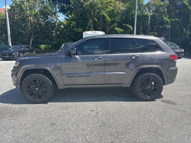 Used 2021 Jeep Grand Cherokee Laredo X AWD/4WD image 4