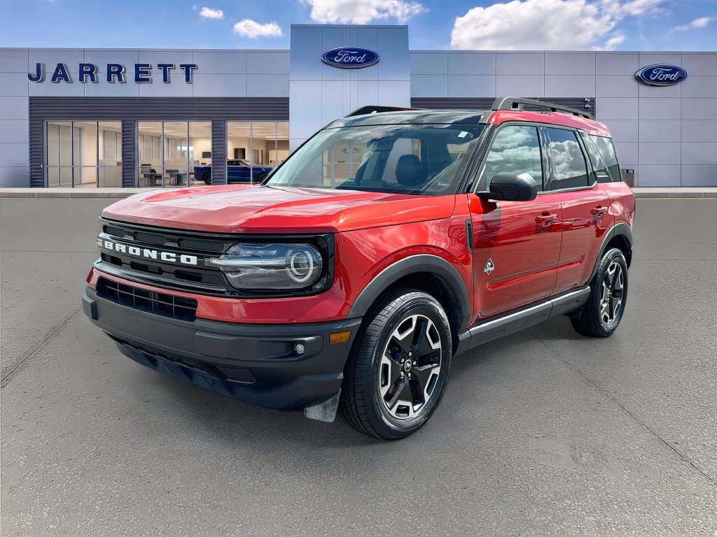 Used 2023 Ford Bronco Sport Outer Banks w/ Tech Package AWD/4WD image 3