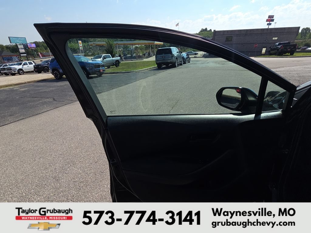 Used 2024 Toyota Corolla LE FWD image 12