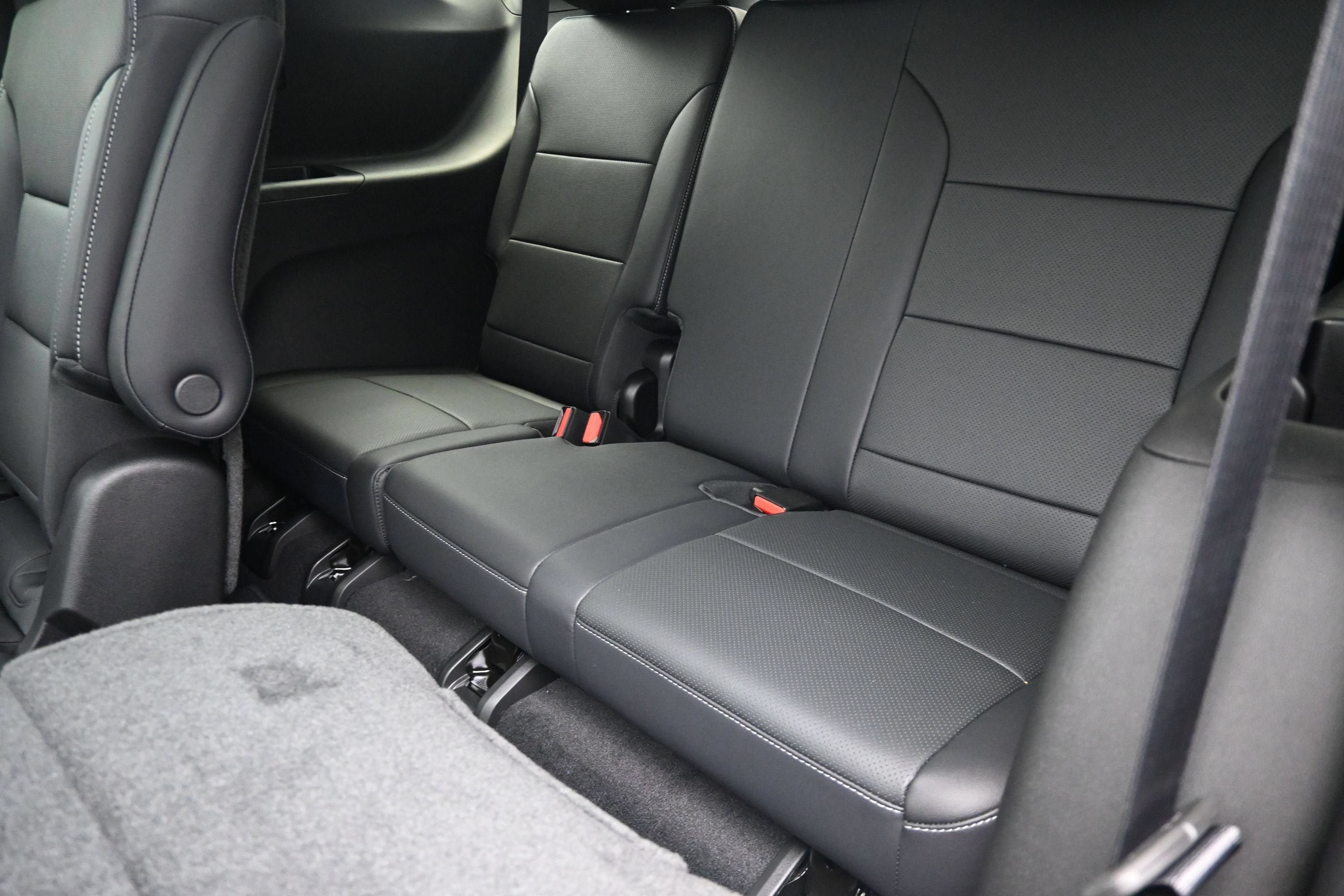 New 2027 Chevrolet Traverse LT w/ Sun and Wheel Package FWD image 31