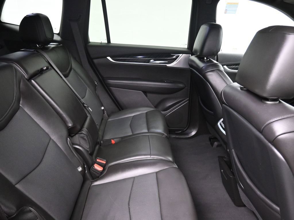 Used 2023 Cadillac XT6 Premium Luxury image 12