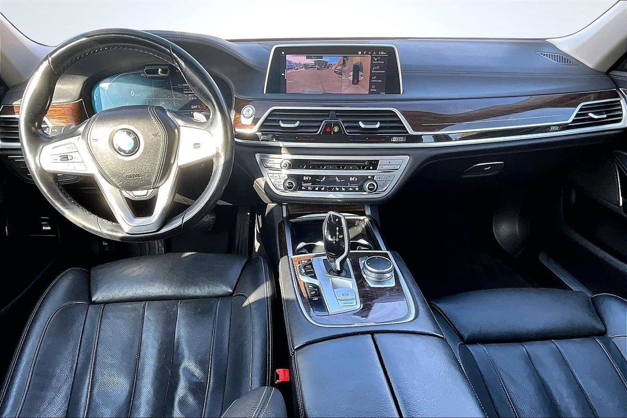 Used 2020 BMW 740i xDrive image 7