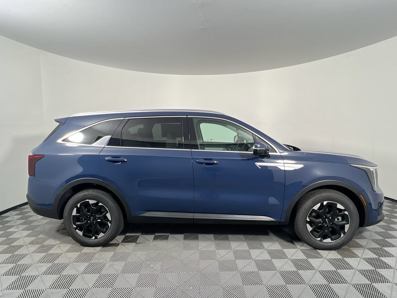 New 2026 Kia Sorento S FWD image 2