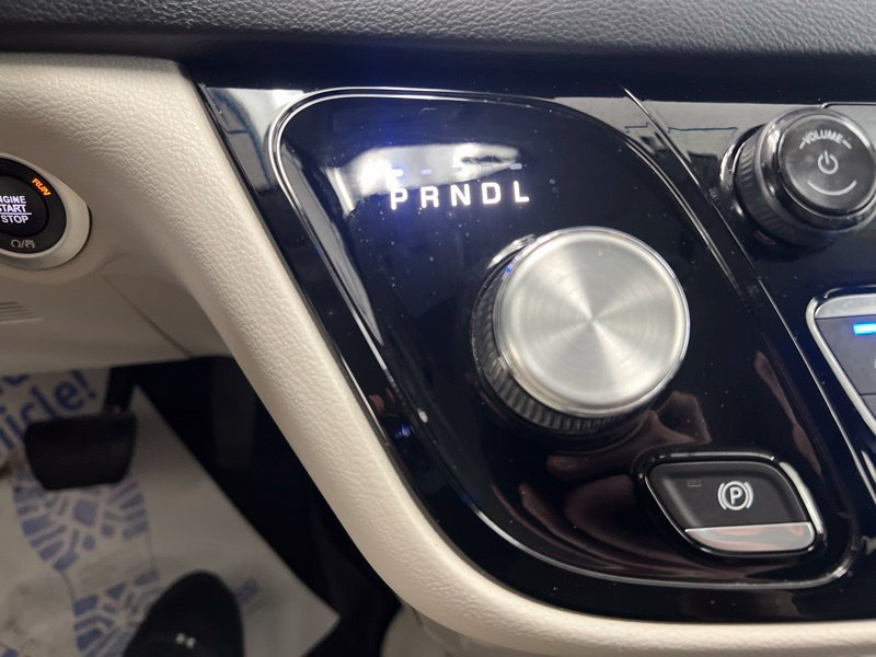 Used 2019 Chrysler Pacifica Touring-L Plus FWD image 31