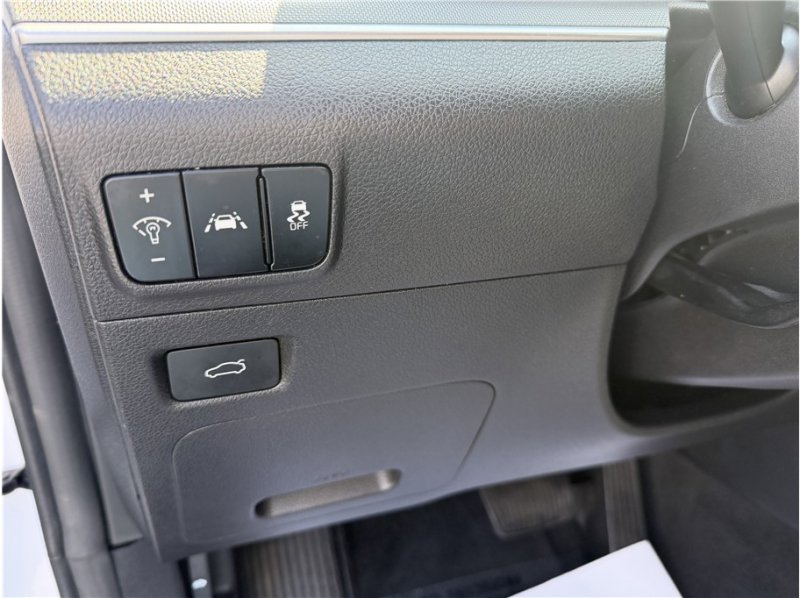 Used 2022 Kia K5 GT-Line FWD image 32