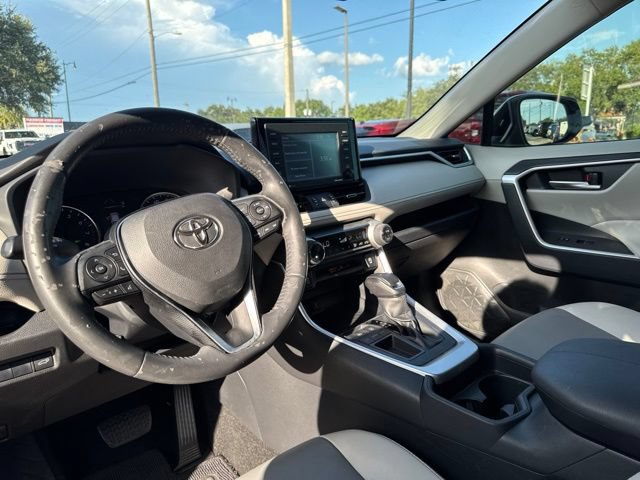 Used 2020 Toyota RAV4 XLE Premium FWD image 22