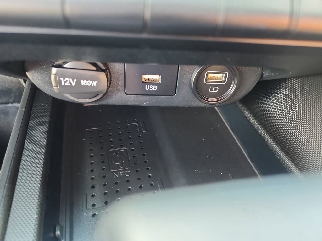 Certified 2023 Hyundai Elantra Limited image 28