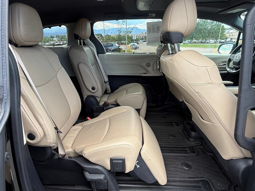 Used 2022 Toyota Sienna Limited AWD/4WD image 22