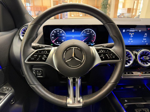 Used 2025 Mercedes-Benz GLA 250 image 8