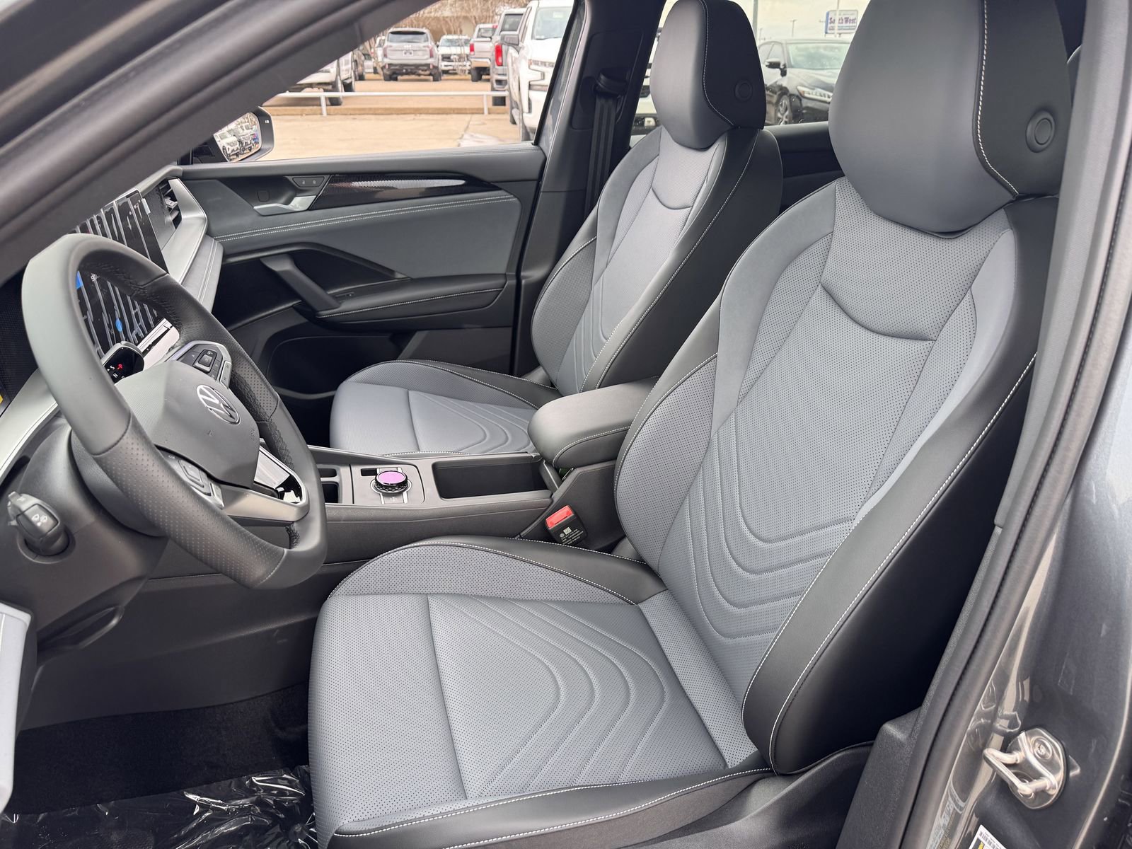 New 2026 Volkswagen Tiguan SE R-Line image 25