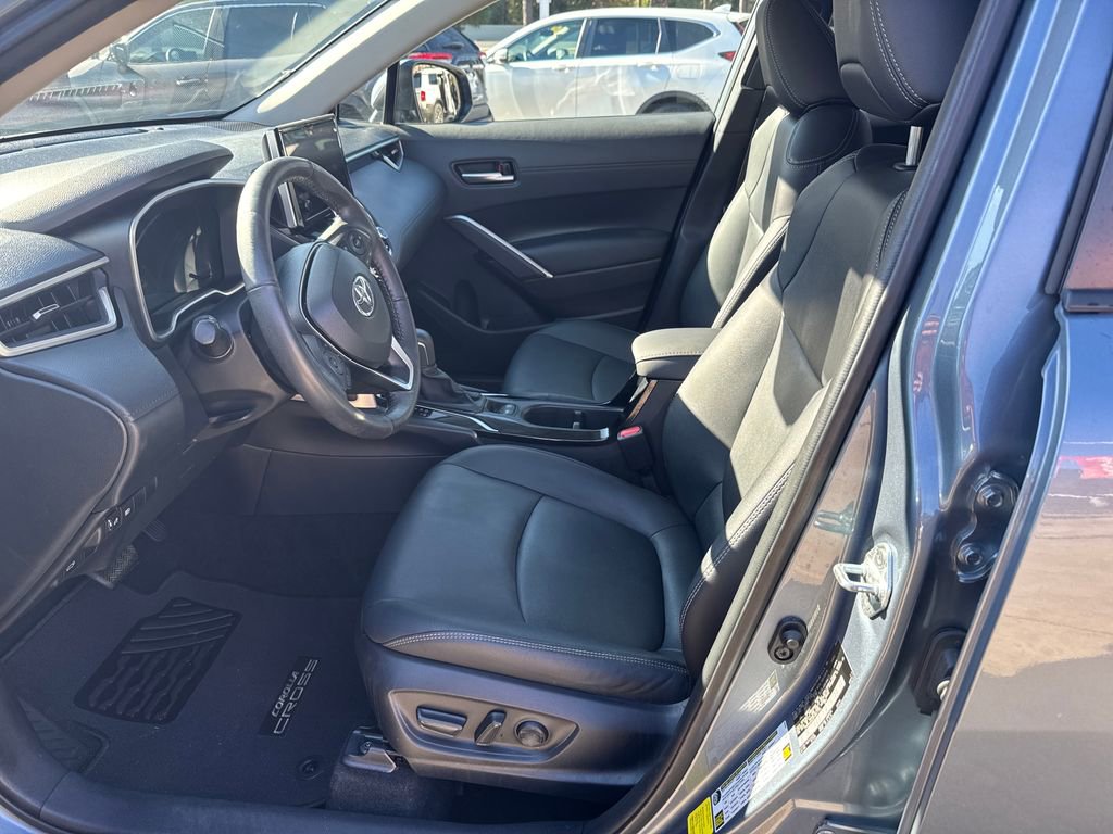 Certified 2023 Toyota Corolla Cross XLE image 15