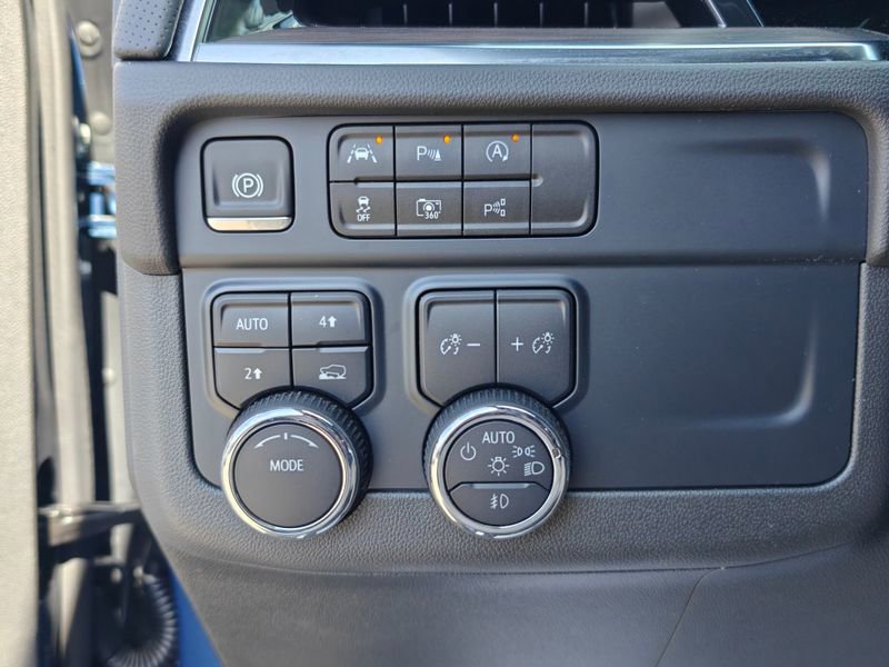 Used 2025 Chevrolet Tahoe Premier image 31