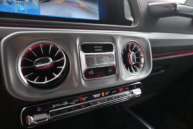 Used 2025 Mercedes-Benz G 63 AMG 4MATIC w/ AMG Night Package Plus image 13