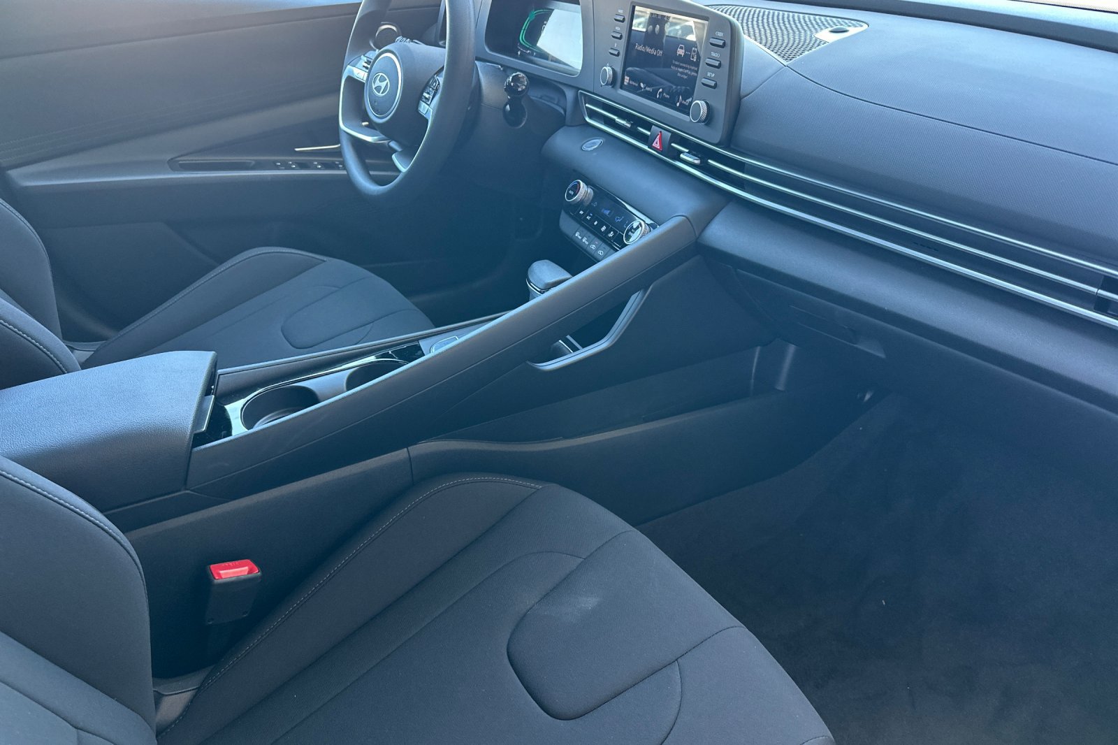 New 2026 Hyundai Elantra Hybrid FWD image 16