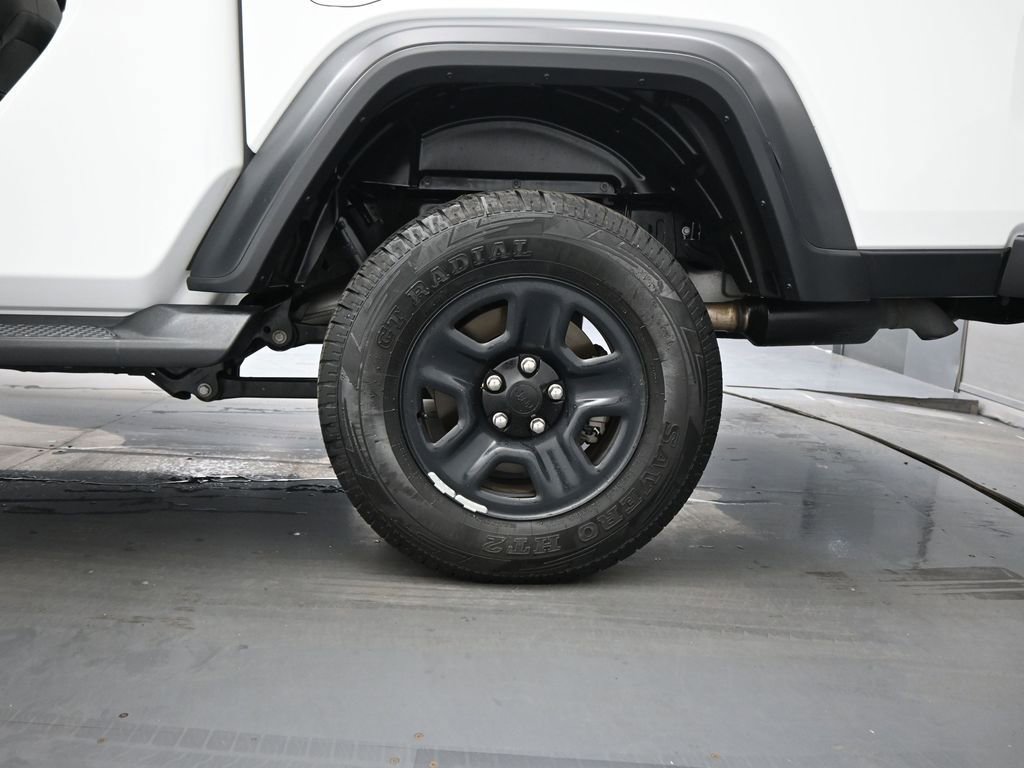 Used 2020 Jeep Gladiator Sport image 19