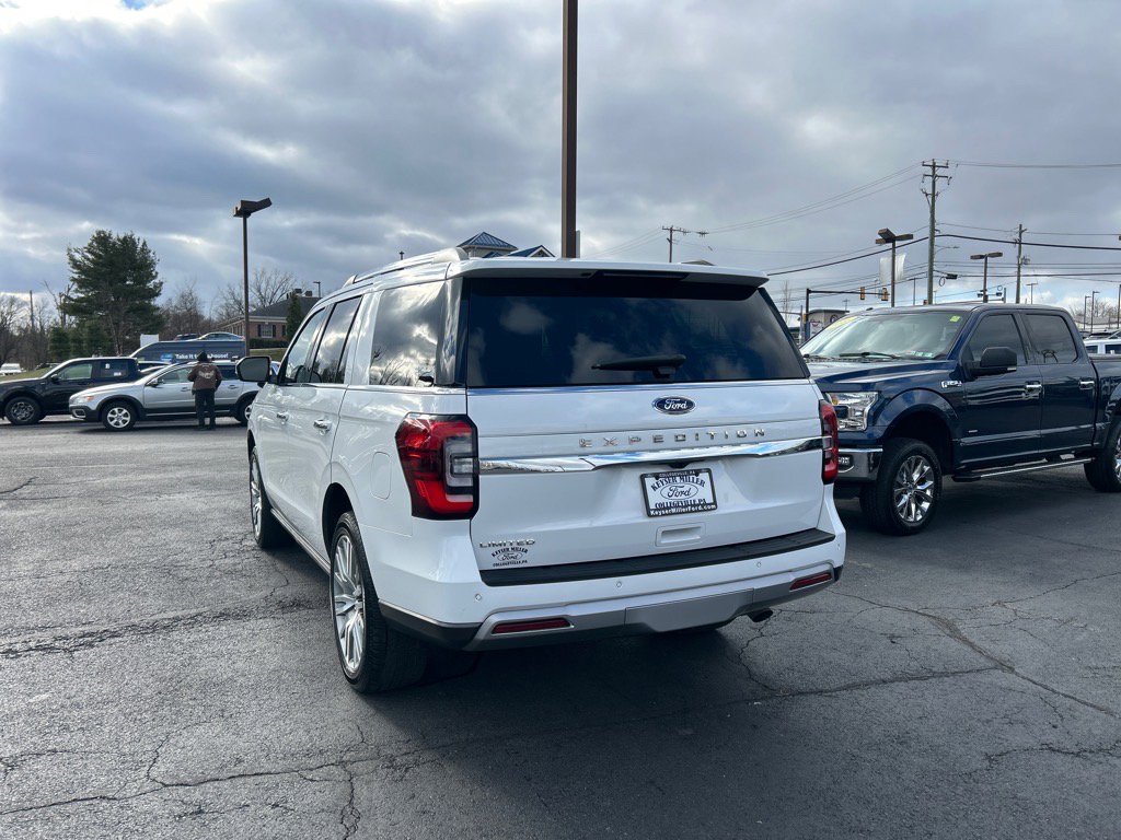 Used 2023 Ford Expedition Limited image 13