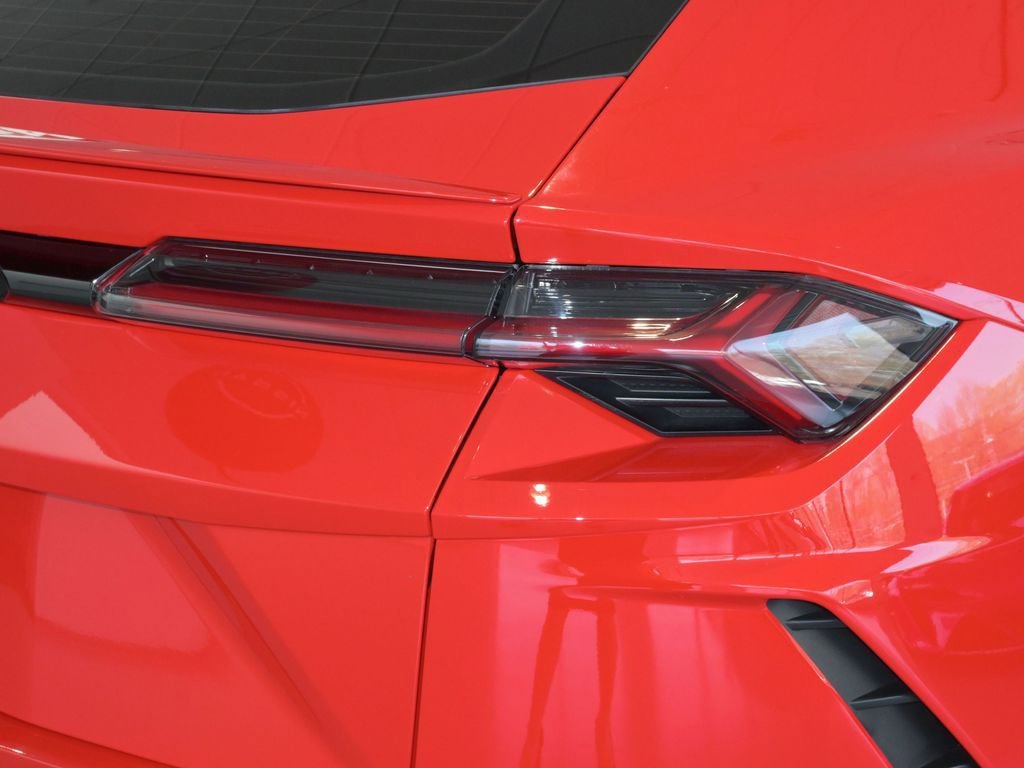 Used 2020 Lamborghini Urus AWD/4WD image 17