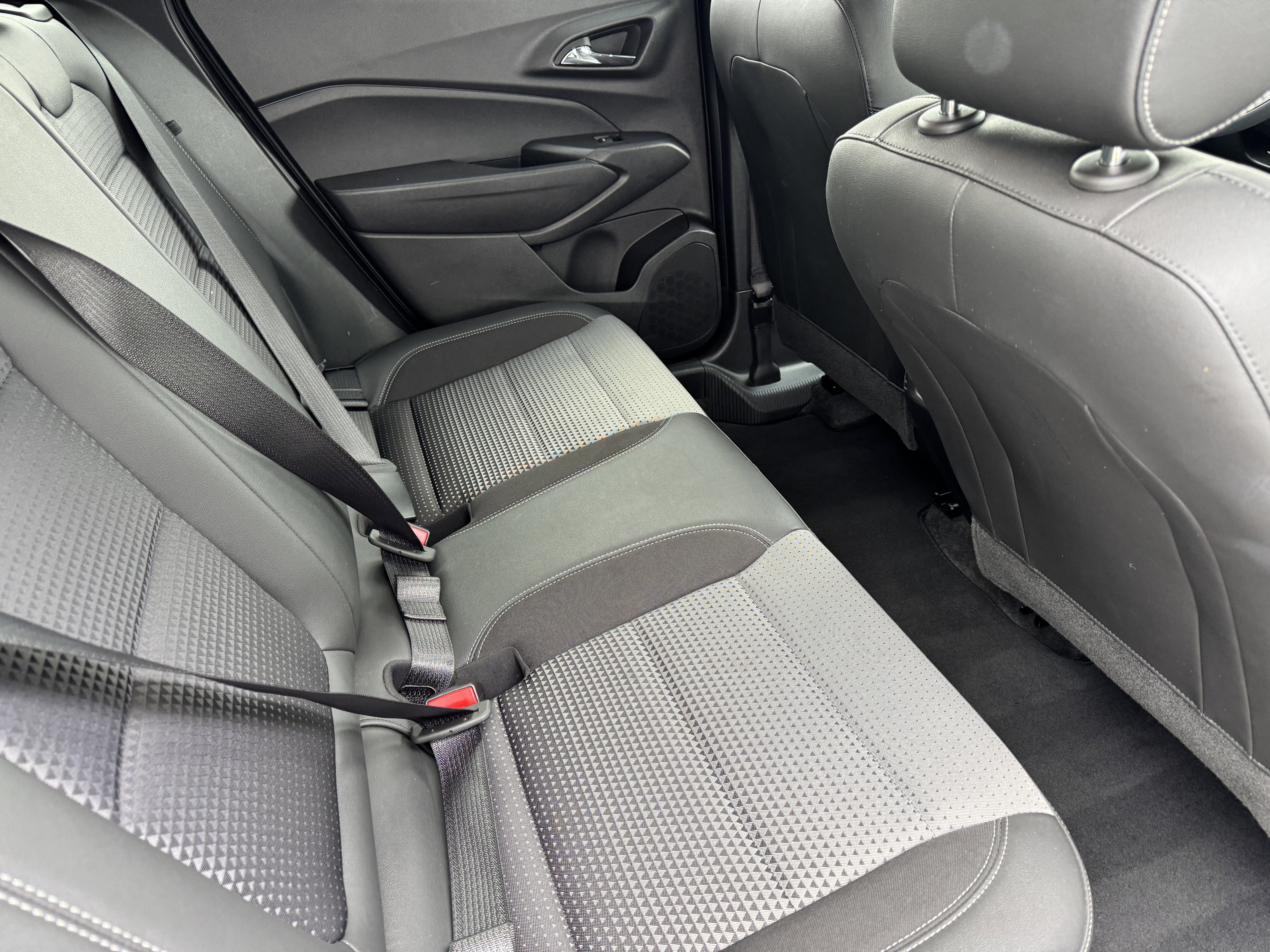 Used 2025 Chevrolet Trax LT image 20