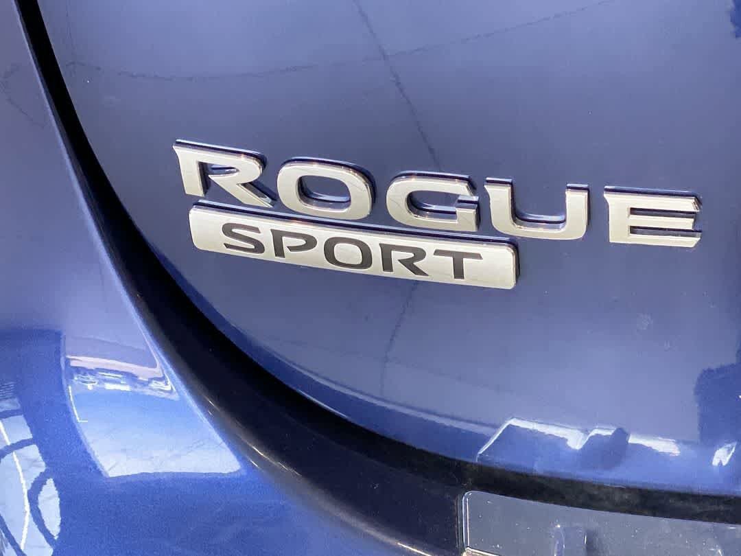 Used 2020 Nissan Rogue Sport SV w/ All-Weather Package AWD/4WD image 11