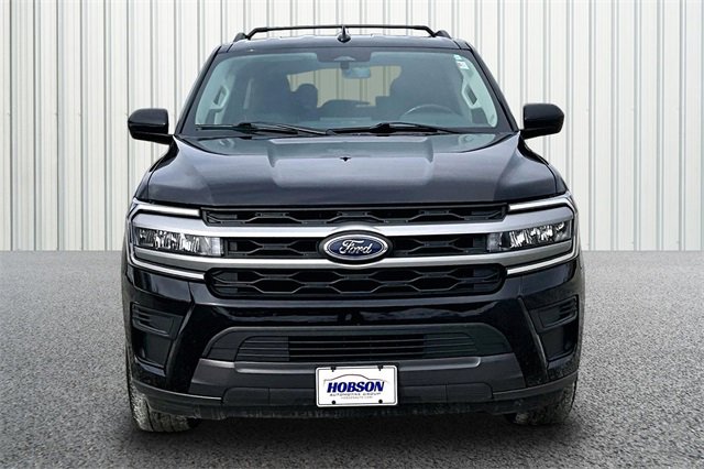 Used 2024 Ford Expedition Max XLT image 3