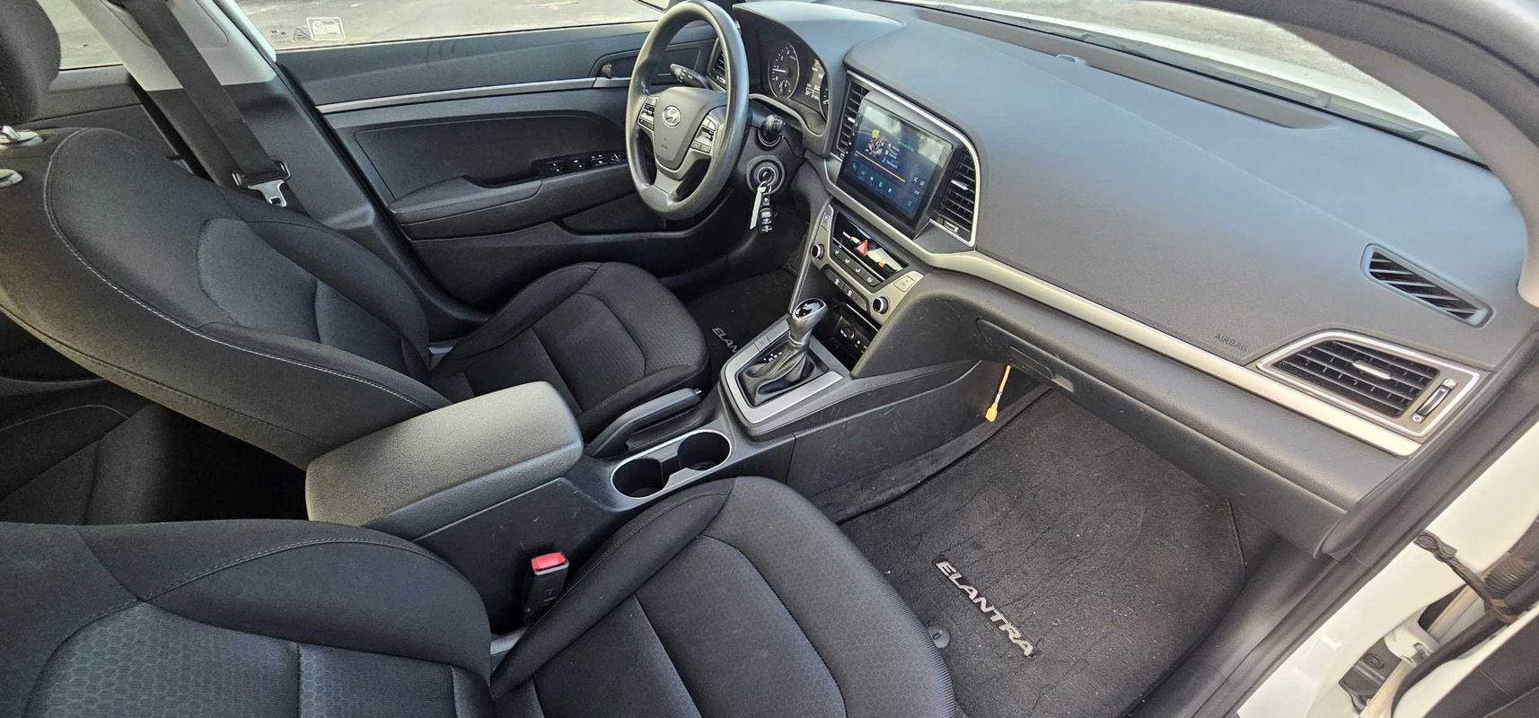 Used 2018 Hyundai Elantra SE FWD image 27