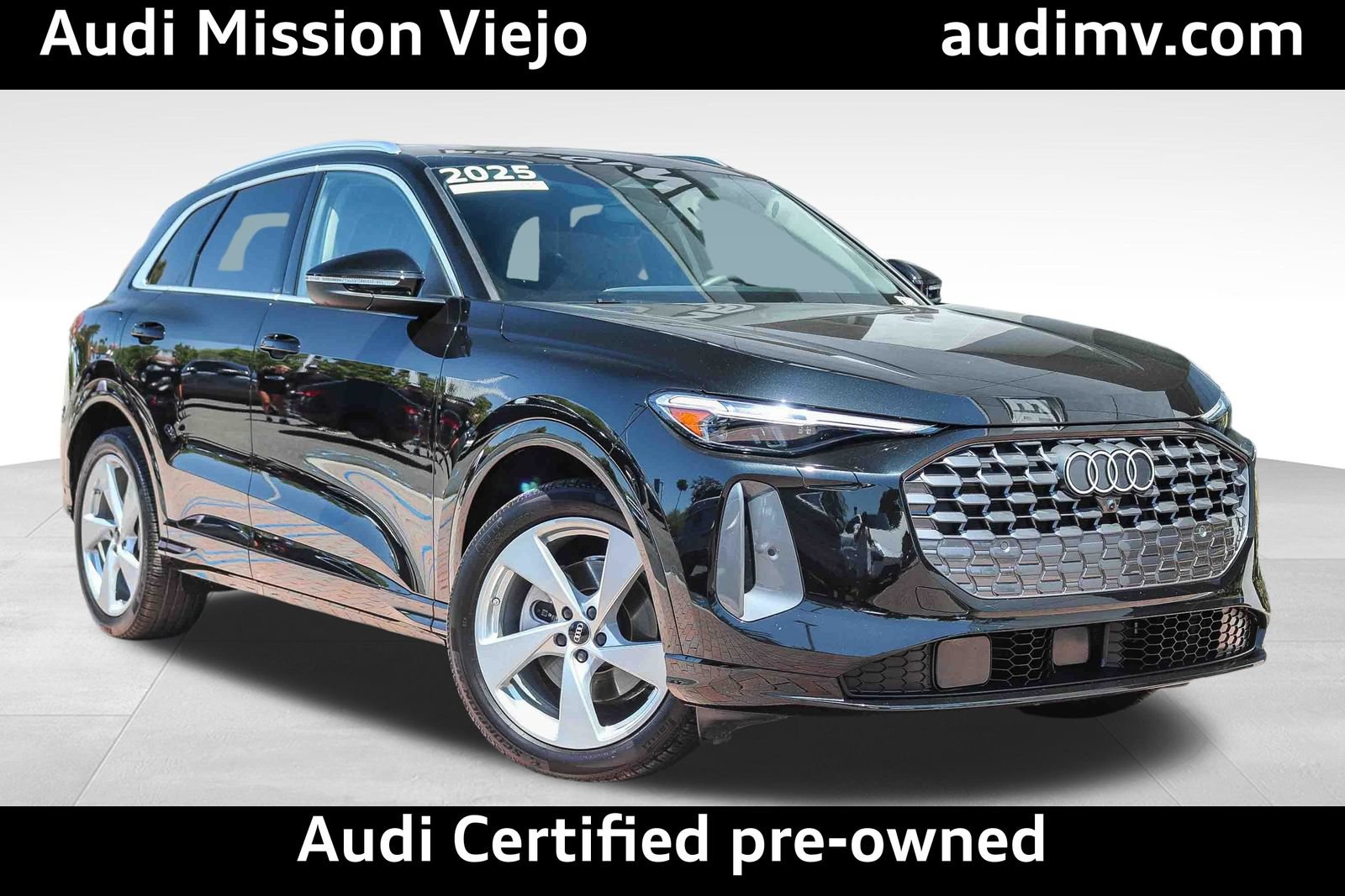 Certified 2025 Audi Q5 Prestige AWD/4WD image 1