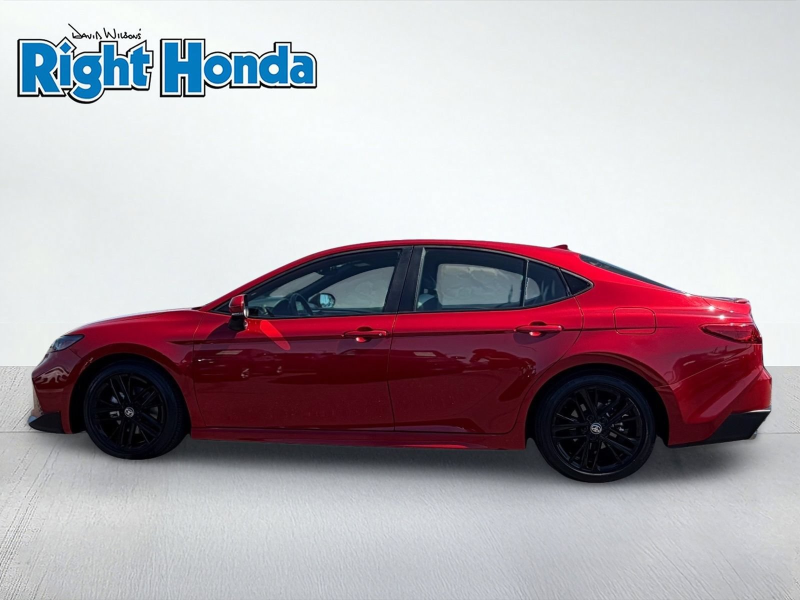 Used 2025 Toyota Camry SE w/ Multimedia Upgrade Package FWD image 3