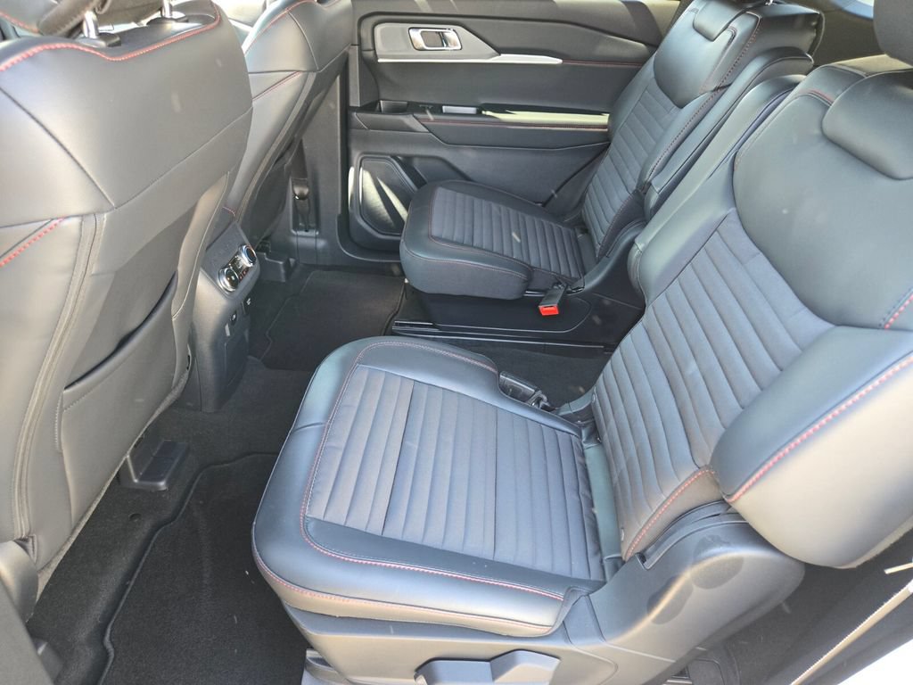 New 2026 Ford Explorer ST-Line w/ ST-Line Street Pack RWD image 10