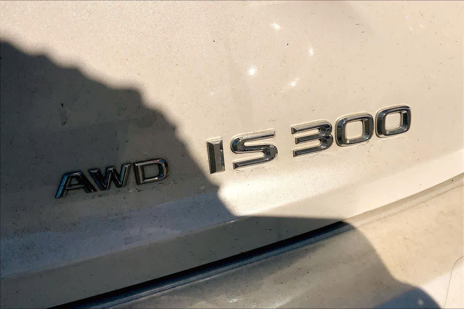 Used 2019 Lexus IS 300 AWD image 10