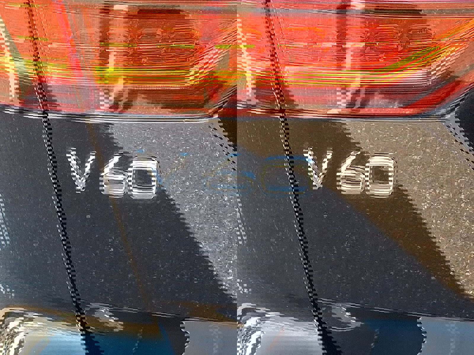 Used 2024 Volvo V60 B5 Cross Country Plus w/ Protection Package Premier image 30