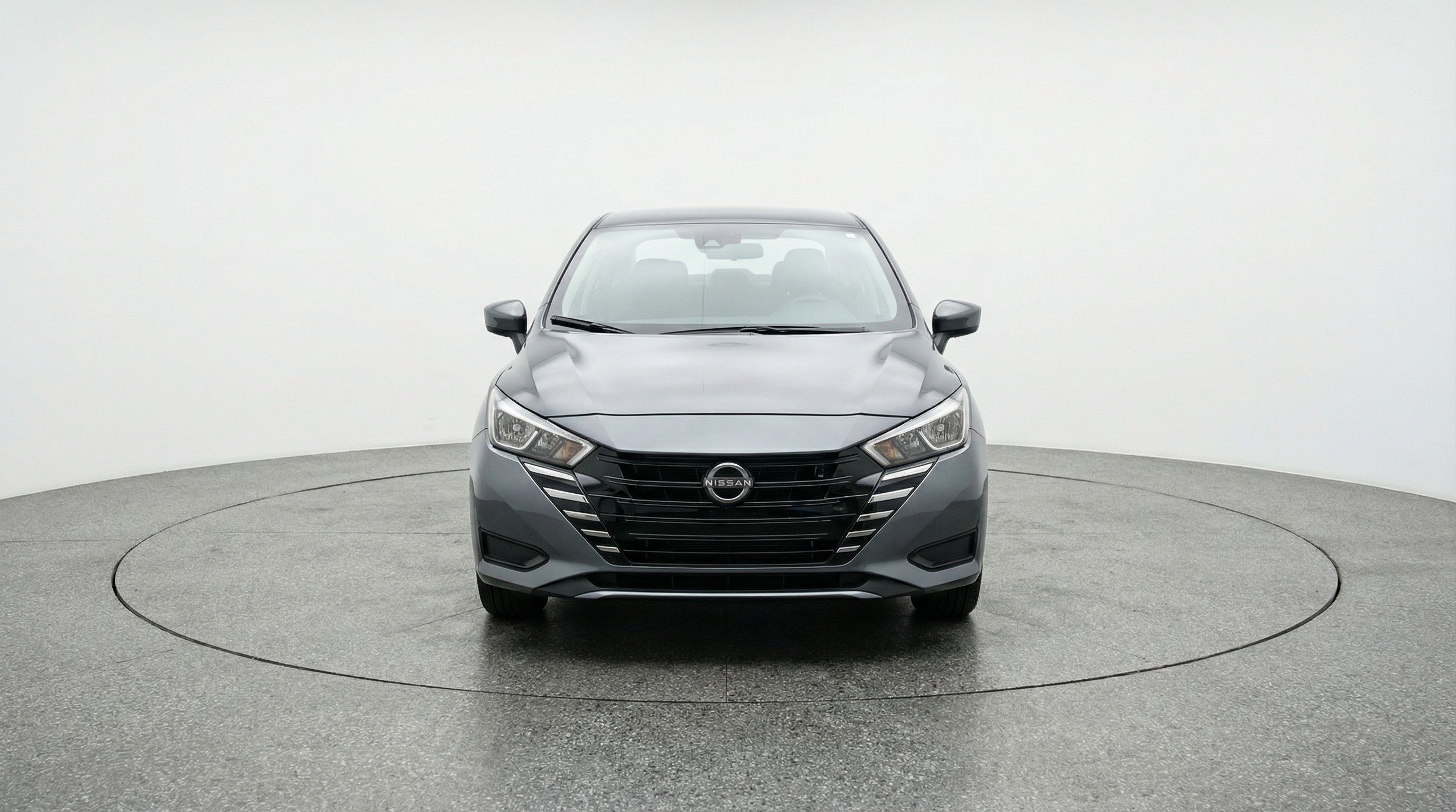 Used 2025 Nissan Versa SV image 2