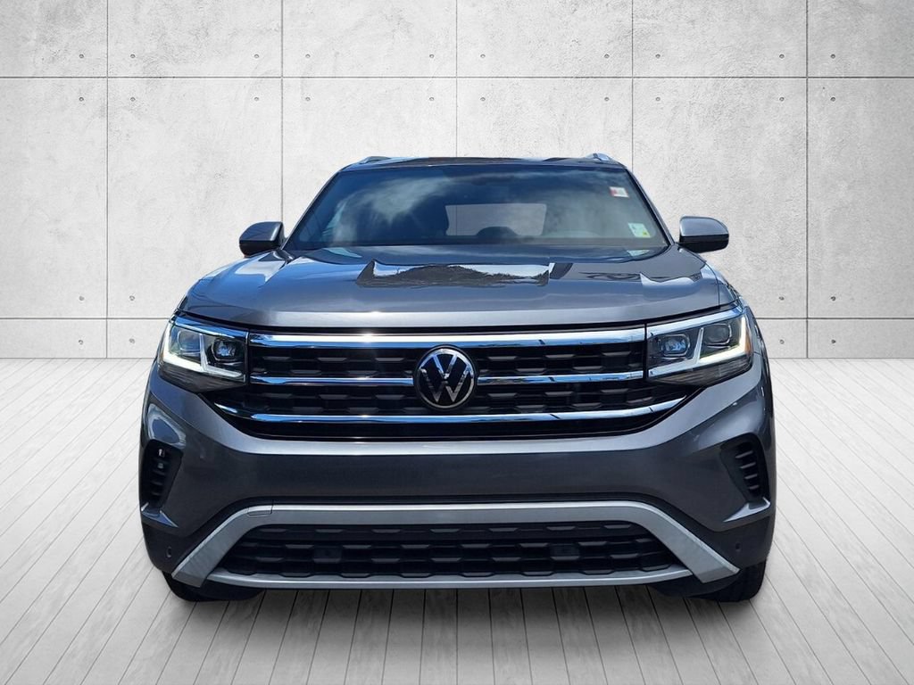 Used 2023 Volkswagen Atlas Cross Sport SE w/ Black Wheel Package FWD image 2