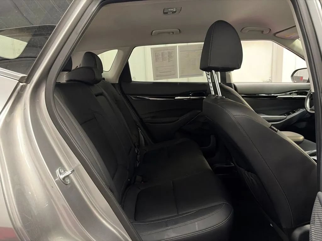 Used 2024 Kia Seltos EX FWD image 19