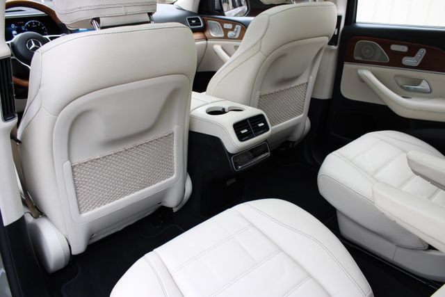 Used 2022 Mercedes-Benz GLS 450 4MATIC image 9