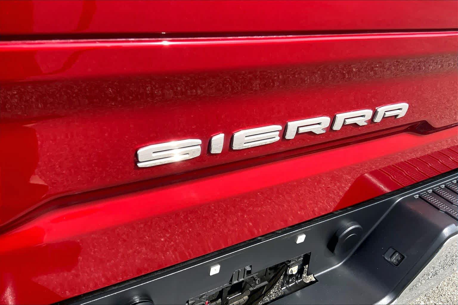 Used 2023 GMC Sierra 1500 SLT w/ SLT Premium Package AWD/4WD image 31
