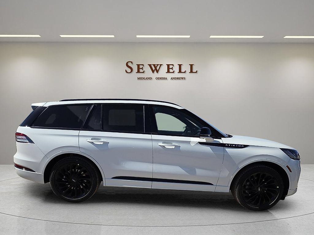 New 2026 Lincoln Aviator Reserve w/ Luxury Package RWD image 5
