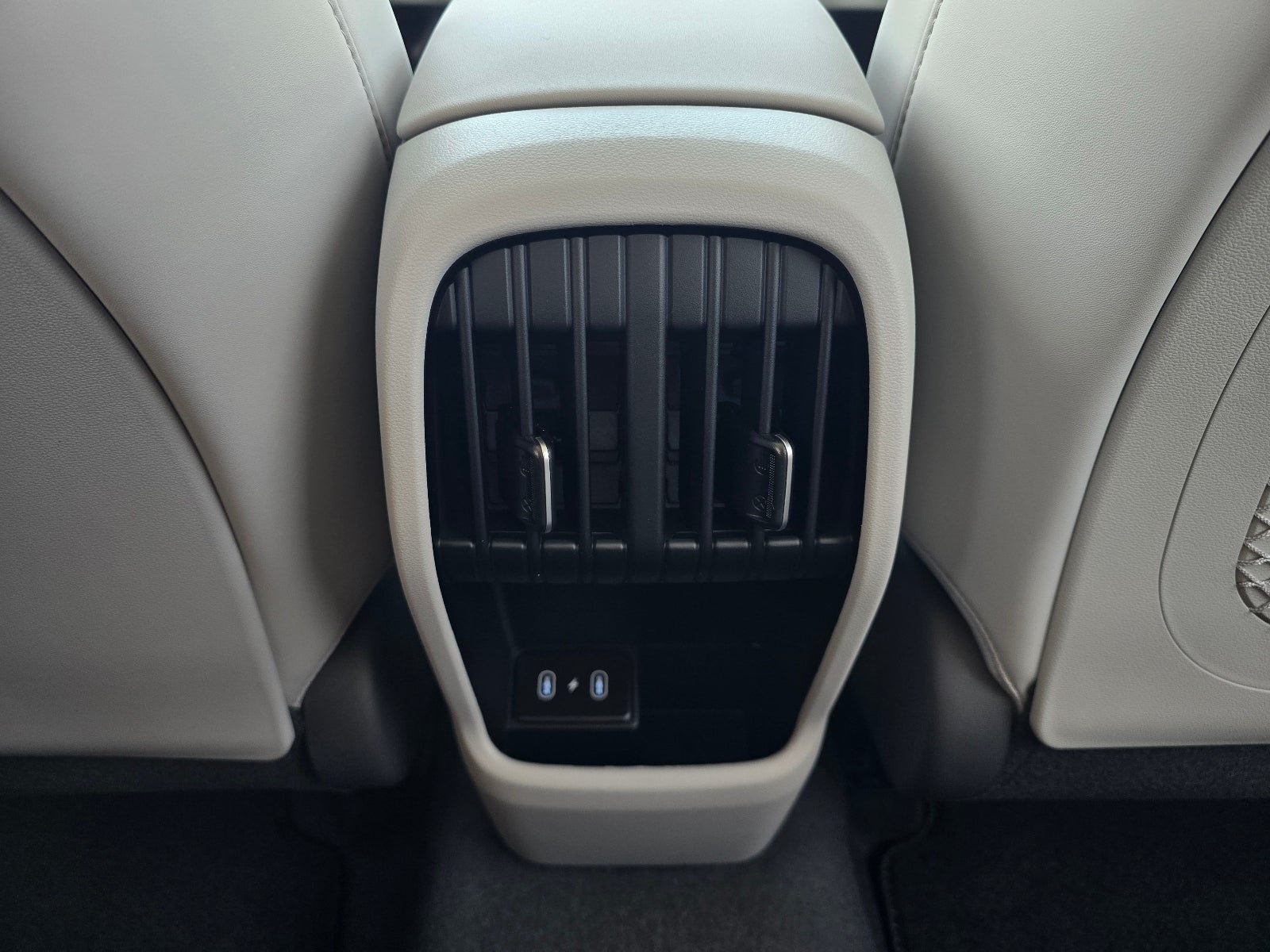 New 2026 Hyundai Kona Limited FWD image 24