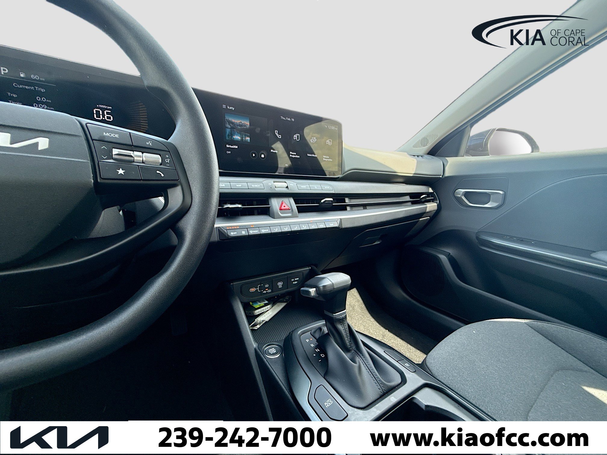 New 2025 Kia K4 LXS image 24