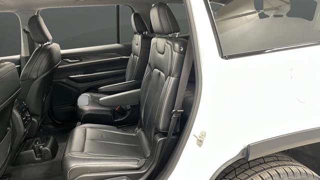 Used 2023 Jeep Grand Cherokee L Limited image 30