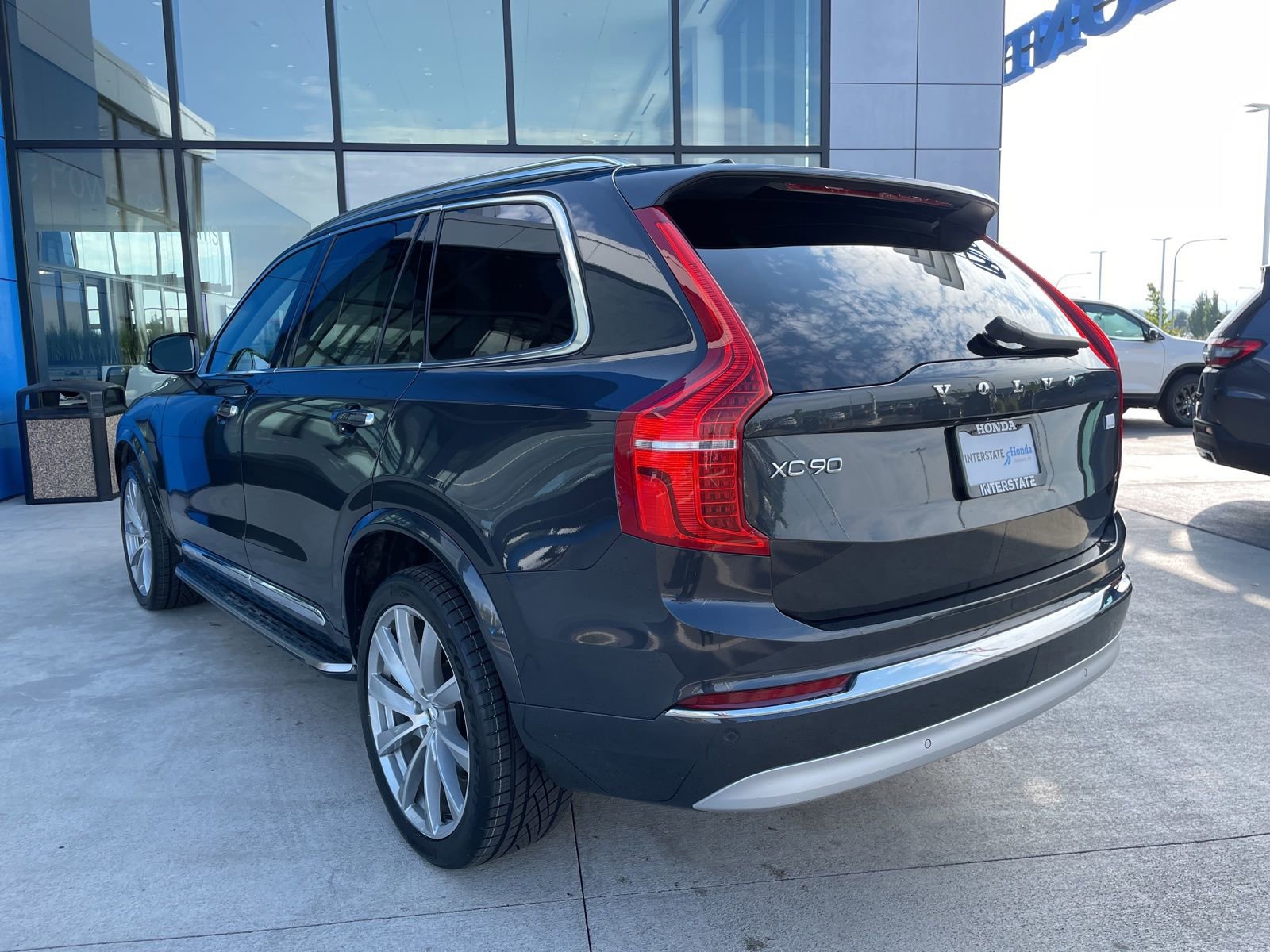 Used 2022 Volvo XC90 T8 Inscription image 7