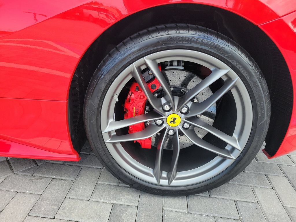 Used 2018 Ferrari 488 GTB RWD image 12