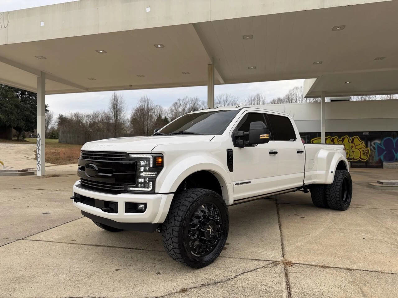 Used 2019 Ford F450 King Ranch w/ King Ranch Ultimate Package image 3