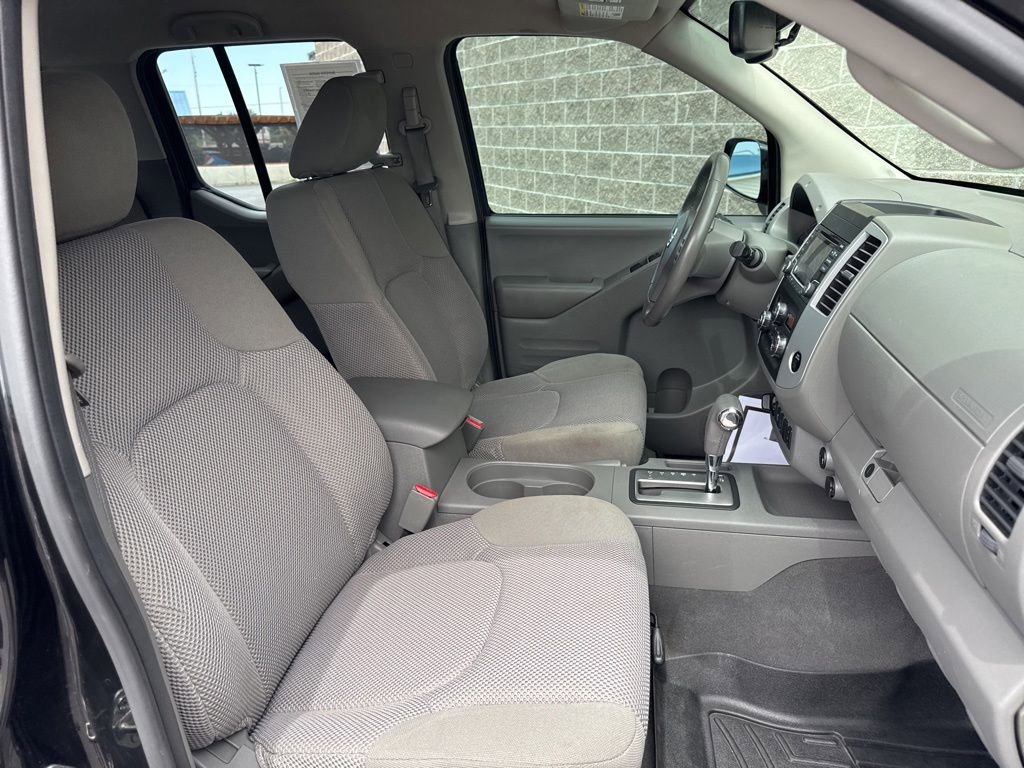Used 2018 Nissan Frontier SV w/ Value Truck Package AWD/4WD image 32