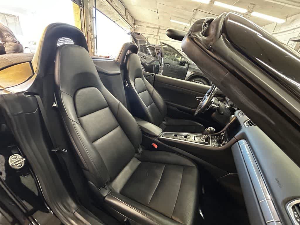 Used 2019 Porsche 718 Boxster RWD image 13