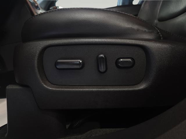 Used 2014 Ford Explorer XLT w/ Equipment Group 202A AWD/4WD image 13
