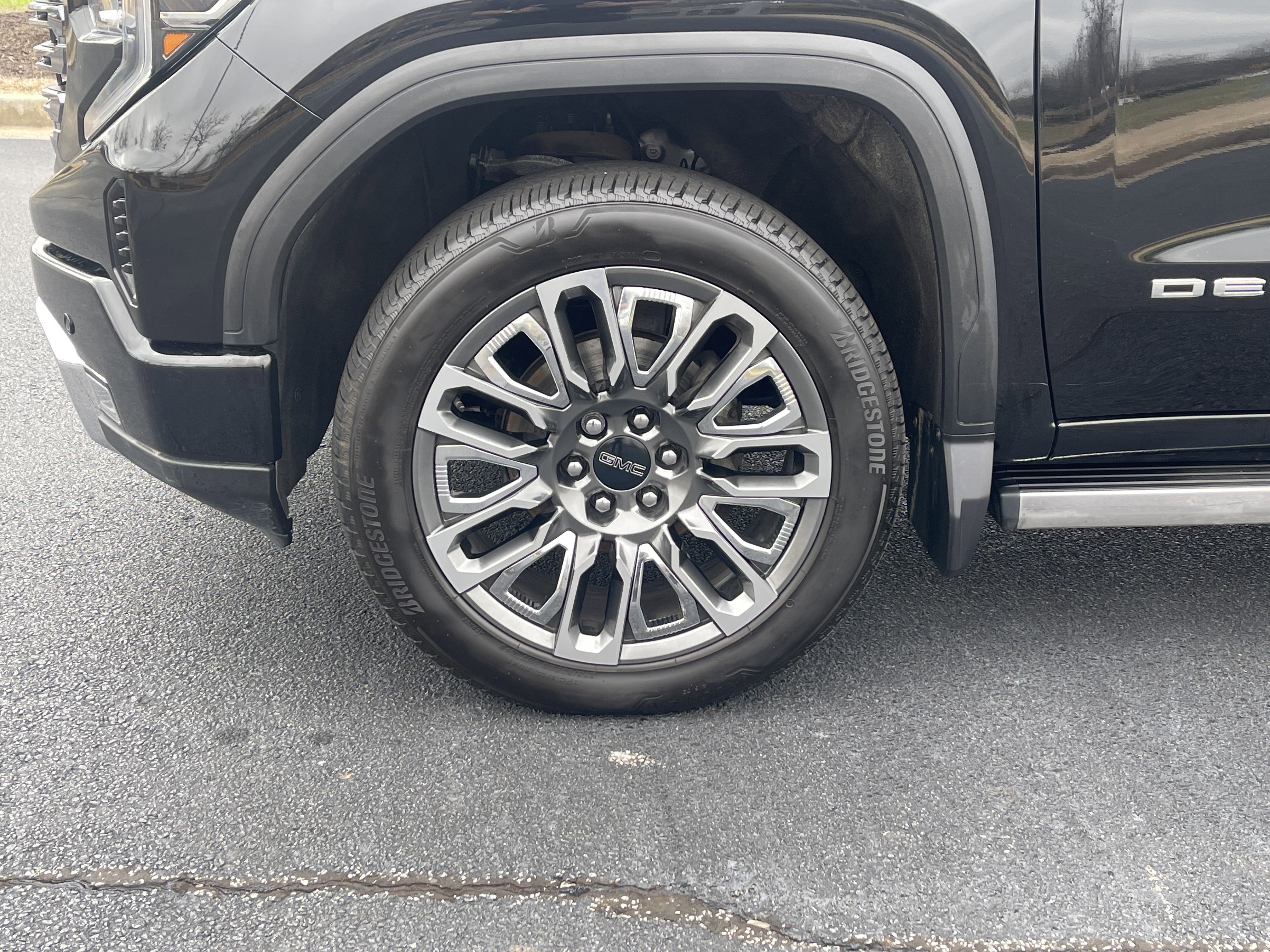 Used 2023 GMC Sierra 1500 Denali Ultimate image 32