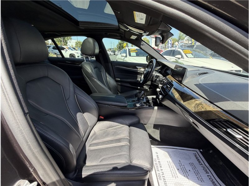 Used 2019 BMW 540i w/ Convenience Package RWD image 31